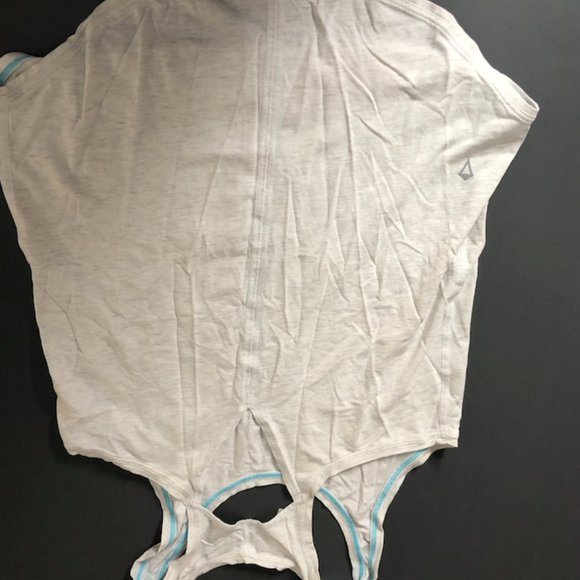 Set of 3 Tops w/ 2 Ivivva Tanks - Picture 2 of 4